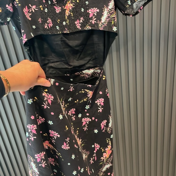 Paige Linh Dress - Picture 5 of 5